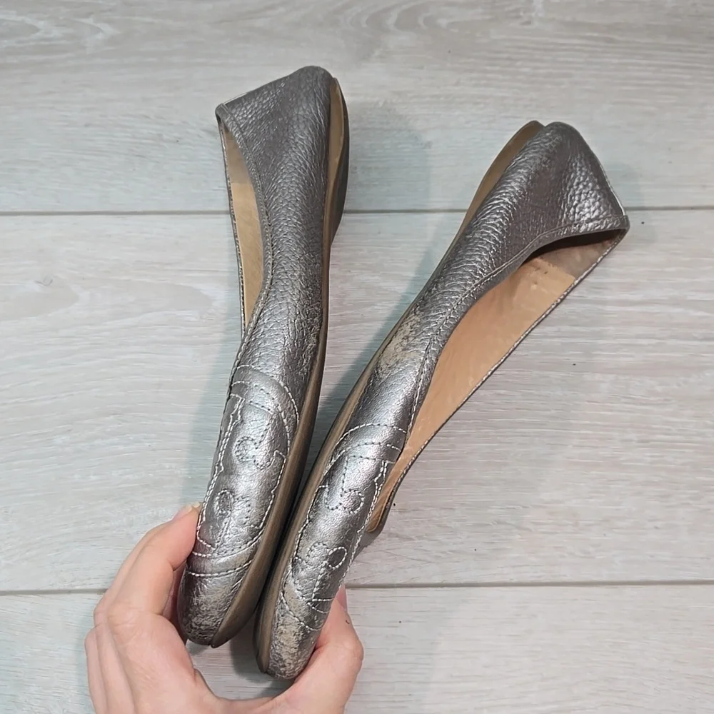 Tory Burch Womens Ruby Pewter silver Logo Flats Ballet shoes sz 9M